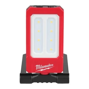 Torcia tascabile pieghevole con batteria interna ricaricabile Milwaukee IR FFL